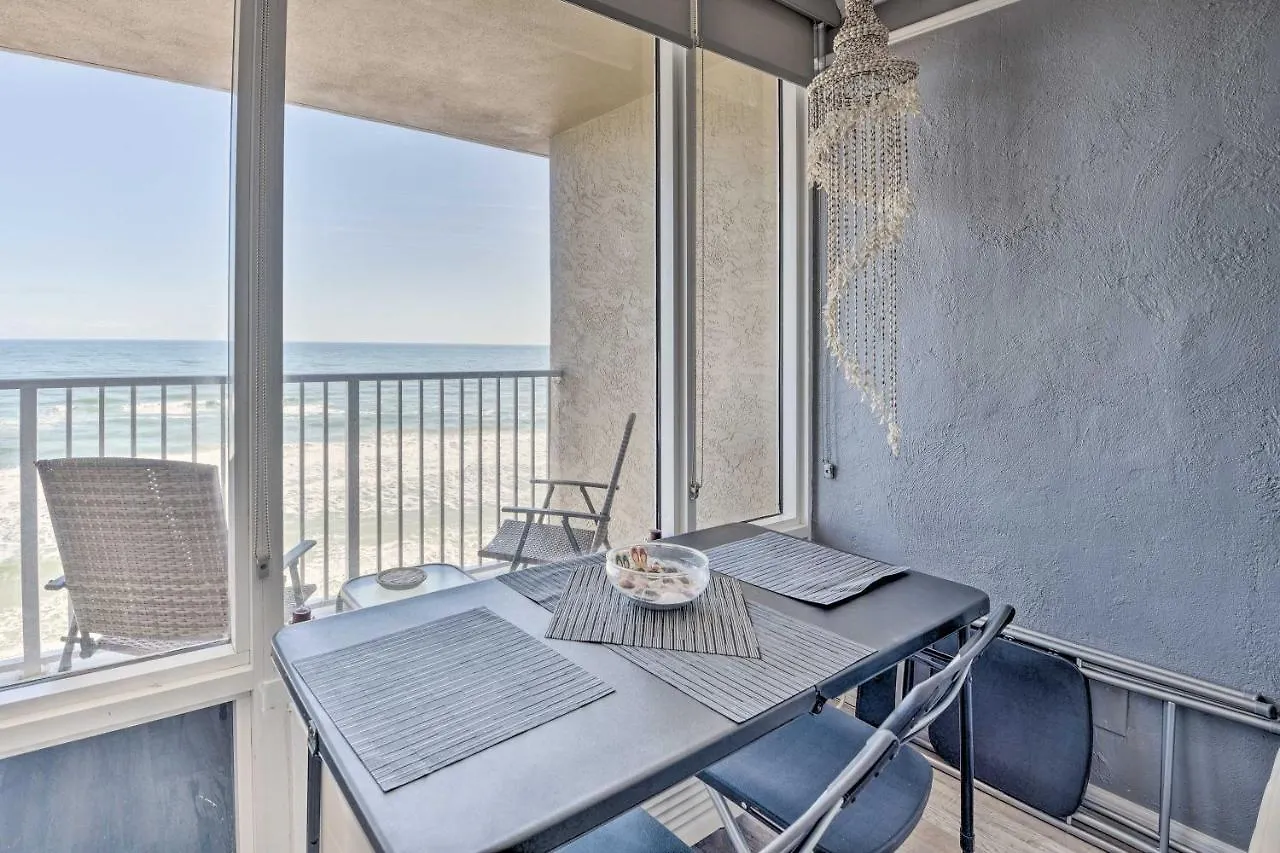 Bright Daytona Beach Condo With Community Pool!